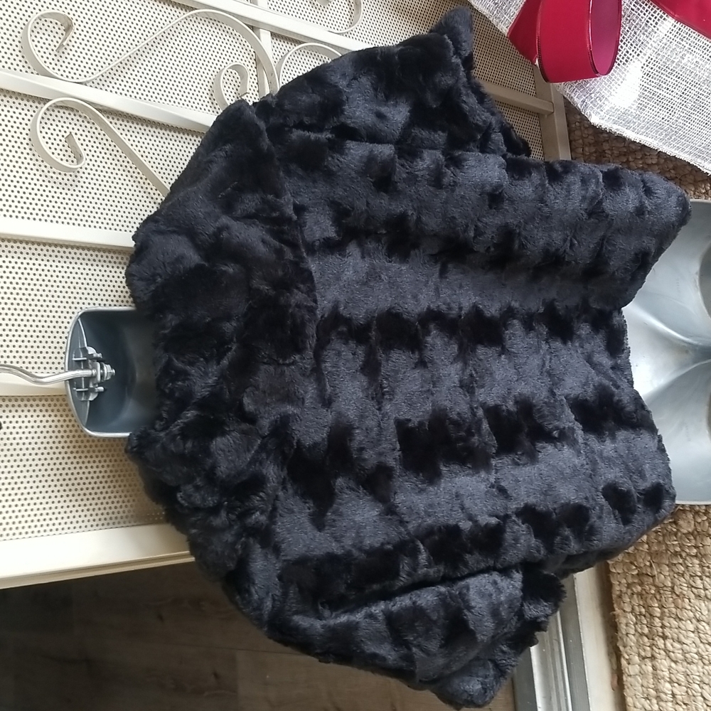 WD NY Black Faux Fur Shrug Jacket. SMALL. - Picture 3 of 5